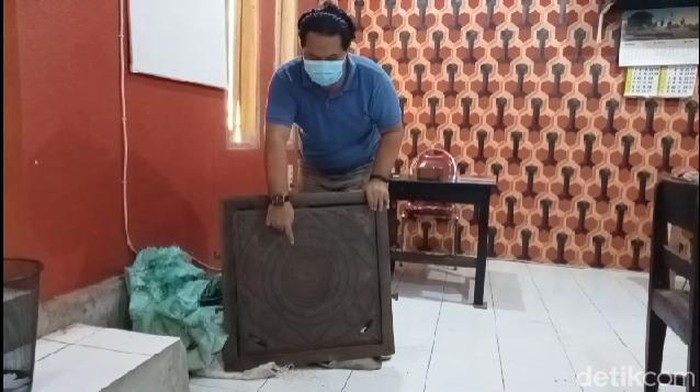 pencurian penutup besi selokan