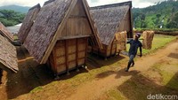 Aturan itu di antaranya bagaimana warga bisa hidup selaras dengan alam, karena ketika memperlakukan alam dengan baik maka sebaliknya alam akan memperlakukan manusia dengan baik.