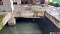 Area parkiran RS Batua Makassar tampak seperti kubangan