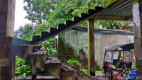 Pembangunan RS Batua Makassar yang mangkrak turut menjerat mantan Kadinkes Makassar Naisyah Tun Azikin sebagai tersangka.