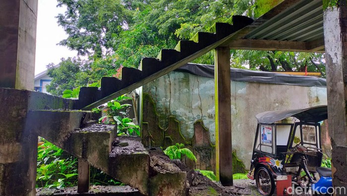 Proyek RS Batua Makassar yang mangkrak karena kasus korupsi Rp 22 miliar.