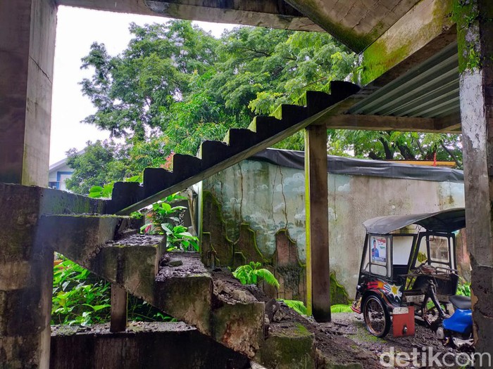 Proyek RS Batua Makassar yang mangkrak karena kasus korupsi Rp 22 miliar. Proyek RS Batua Makassar yang mangkrak karena kasus korupsi Rp 22 miliar.