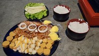 Di sini ada beragam paket yang bisa dipilih sesuai jumlah orang yang datang untuk makan. Harga santap per orang dibanderol Rp 25 ribu dan sudah mendapatkan beragam menu bakaran lengkap. Foto: detikcom/Diah Afrilian