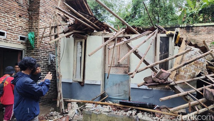 Rumah Rusak di Lebak Akibat Gempa Banten
