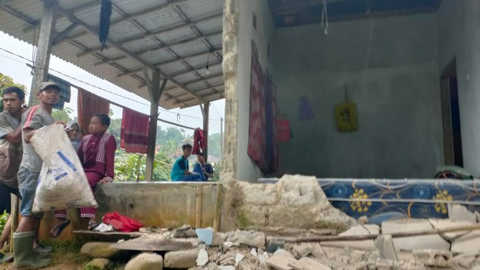 Rumah warga di Kabupaten Bogor dilaporkan rusak akibat gempa M 6,6 Banten (Dok.BPBD Kabupaten Bogor)