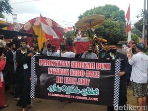 Planet Bekasi! di Kranggan Ada Ritual Sedekah Bumi Ngarak Kebo Bule