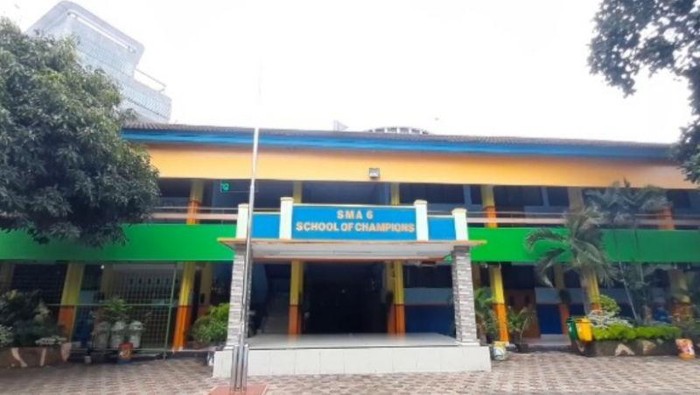 Suasan di Sekolah Menengah Atas Negeri 6 Jakarta, Kebayoran Baru, Jakarta Selatan setelah ditutup karena satu siswa terkonfirmasi positif COVID-19, Jumat, (14/1/2022). ANTARA/Sihol Hasugian