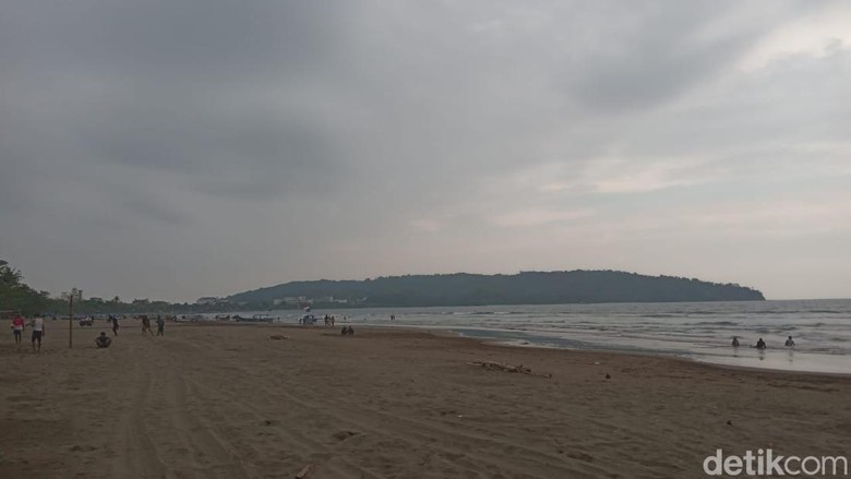 Suasana di Pangandaran pasca gempa M,67 Banten, Jumat (14/1/2022) Suasana di Pangandaran pasca gempa M,67 Banten, Jumat (14/1/2022)