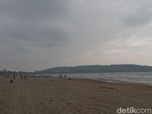 Gempa M 6,7, Wisatawan di Pangandaran Menjauh dari Pesisir Pantai