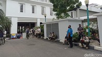 Suasana seketika di Balai Kota Jakarta setelah gempa M 6,7 guncang Jakarta, 14 Januari 2022. (Tiara Aliya Azzahra/detikcom).