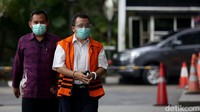 Alfred ditetapkan sebagai tersangka bersama Wawan Ridwan. Alfred merupakan Ketua Tim Pemeriksa pada Direktorat Pemeriksaan dan Penagihan pada Ditjen Pajak saat kasus ini terjadi dan kini menjabat Fungsional Pemeriksa Pajak pada Kanwil DJP Jawa Barat II.
