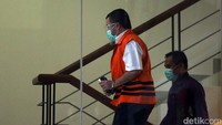 Wakil Ketua KPK Nurul Ghufron menyebut Wawan dan Alfred diduga menerima perintah dan arahan khusus dari Angin Prayitno, selaku Direktur Pemeriksaan dan Penagihan pada Direktorat Jenderal Pajak tahun 2016-2019. Wawan dan Alfred menerima arahan dari Angin Prayitno untuk mengurus tiga perusahaan terkait kewajiban pajaknya. Perusahaan itu adalah PT Gunung Madu Plantations, PT Bank PAN Indonesia, dan PT Jhonlin Baratama pada kurun 2016-2017. Pada saat pemeriksaan, diduga ada kesepakatan pemberian uang agar pajak tidak sebagaimana mestinya.