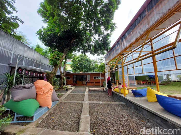 Tilu Ruang Kumpul Tilu Ruang Kumpul