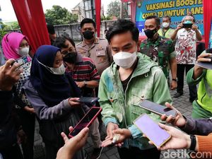 Gibran Sebut Stok Vaksin Booster untuk Lansia di Solo Masih Minim