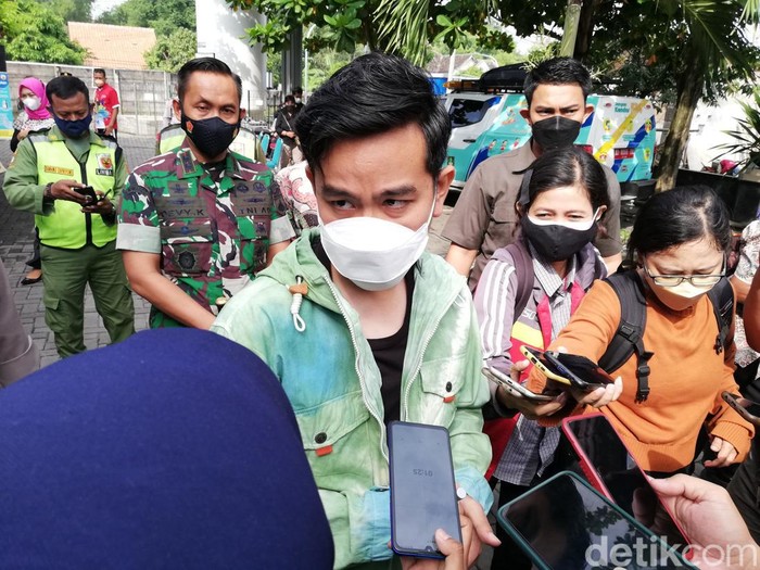 Wali Kota Solo Gibran Rakabuming Raka, Jumat (14/1/2022)