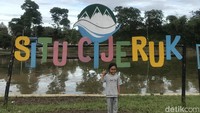 Kafe ini cocok untuk dikunjungi berbagai kalangan usia mulai dari anak-anak muda, keluarga dan anak-anak. Lokasinya yang dekat dengan tempat wisata Situ Cijeruk bisa sekaligus menambah pengalaman destinasi wisata keluarga. 
