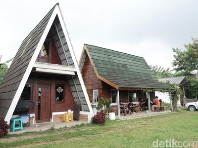 Asyik Banget Ngopi di Lereng Gunung Gede Pangrango
