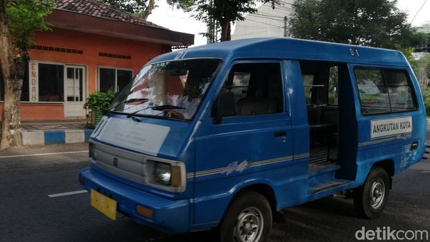 angkot di pasuruan