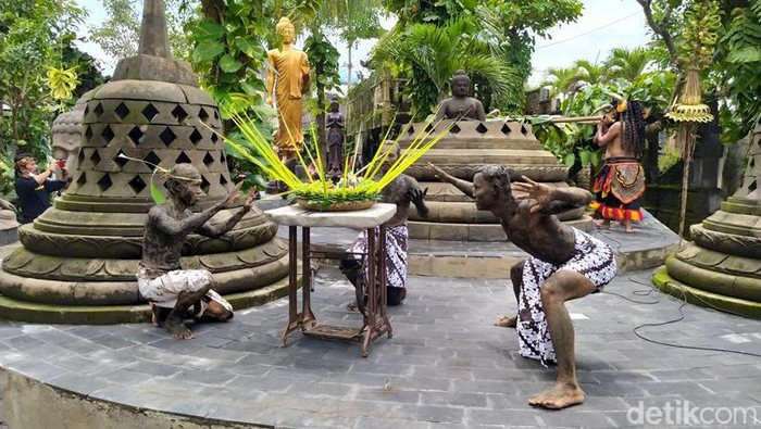 Destinasi wisata yang baru, Borobudur Edupark di Kabupaten Magelang, Jawa Tengah, sudah bisa dinikmati wisatawan. Di lokasi ini wisatawan akan bisa belajar memahat bebatuan maupun pengalaman lainnya.