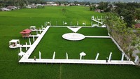 Objek wisata baru tersebut menyajikan suasana dan pemandangan persawahan yang dilengkapi dengan kolam pancing, gazebo, serta kuliner lokal bagi wisatawan.