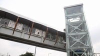 JPO ini dibangun dengan desain yang menarik untuk membuat pejalan kali lebih nyaman.  