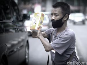 Di Balik Pilihan Halil Menjadi Atlet Paralimpik dan Tetap Jualan Tisu