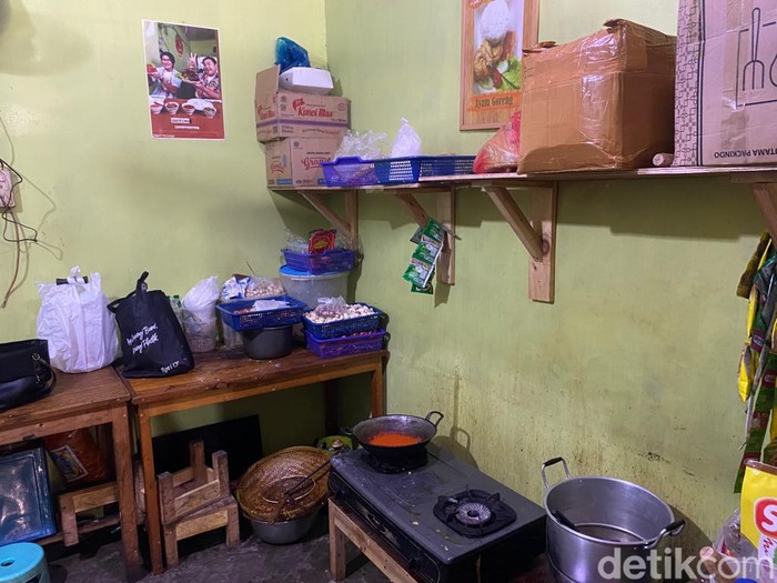 Harganya Rp 20 Ribu, Warung Ayam Geprek Ini Banjir Orderan Online Harganya Rp 20 Ribu, Warung Ayam Geprek Ini Banjir Orderan Online