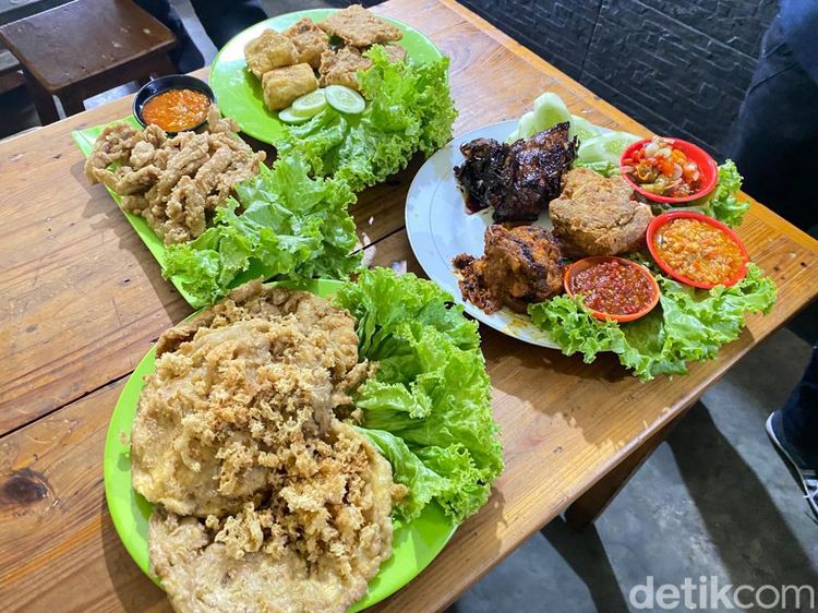 Modal Rp 20 Ribu Bisa Makan Enak di Warung Ayam Geprek Ini