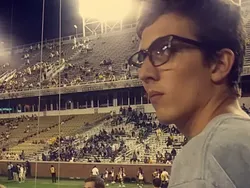 Ini Lucu, Orang Bertemu Kembarannya di Jalan Tanpa Sengaja