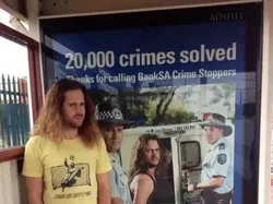 Ini Lucu, Orang Bertemu Kembarannya di Jalan Tanpa Sengaja