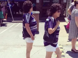 Ini Lucu, Orang Bertemu Kembarannya di Jalan Tanpa Sengaja