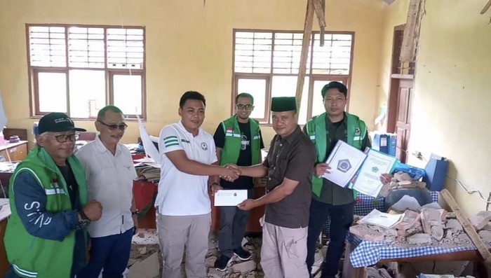 Kader PPP Beri Bantuan ke Korban Bencana Gempa Banten