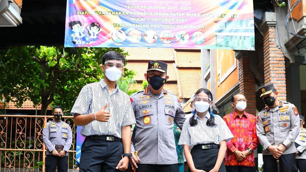 Murid SMP di Bali Kompak Curhat Senang Bisa PTM Lagi ke Kapolri