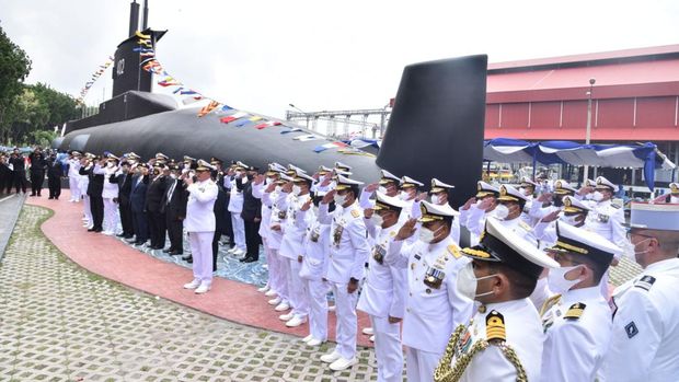 Kasal Laksamana TNI Yudo Margono meresmikan Monumen Kapal Selam Nanggala-402 di Markas Koarmada II.