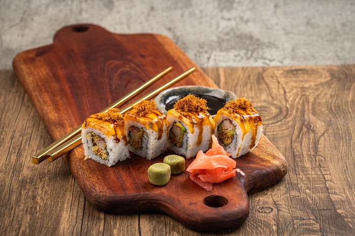 Kisah sukses penjual sushi kaki lima
