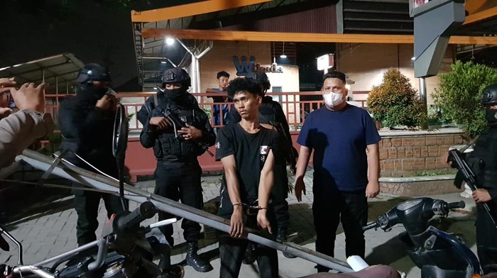 Maling yang Ditangkap Warga di Jalan Dr Mansyur Medan, saat Bobby sedang patroli keliling dini hari.