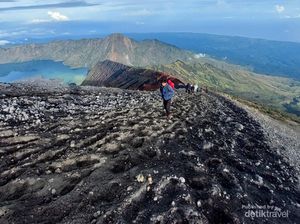 2 Pendaki Jakarta Jatuh di Jurang Puncak Gunung Rinjani, 1 Hilang