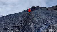 Trek yg berat harus ekstra hati hati