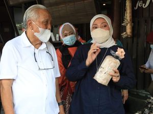 Menaker Ajak Anak Muda Jadi Petani Jamur