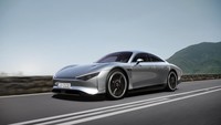 Mercedes-Benz mengklaim bahwa Vision EQXX bisa menempuh jarak hingga 1.000 km saat baterai terisi penuh. Foto: Mercedes-Benz