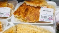 Di Indonesia kerak nasi biasanya akan dibuang atau diolah menjadi rengginang. Tapi di supermarket di luar negeri ini, kerak nasi dijual hingga Rp 76 ribu. Foto: Instagram/cursedcorner