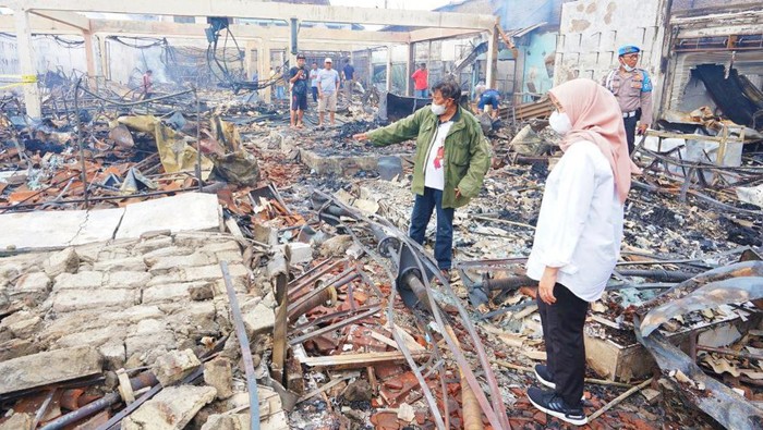 Pasar Galekan Bajulmati di Desa Bajulmati, Kecamatan Wongsorejo, Banyuwangi, terbakar dini hari.