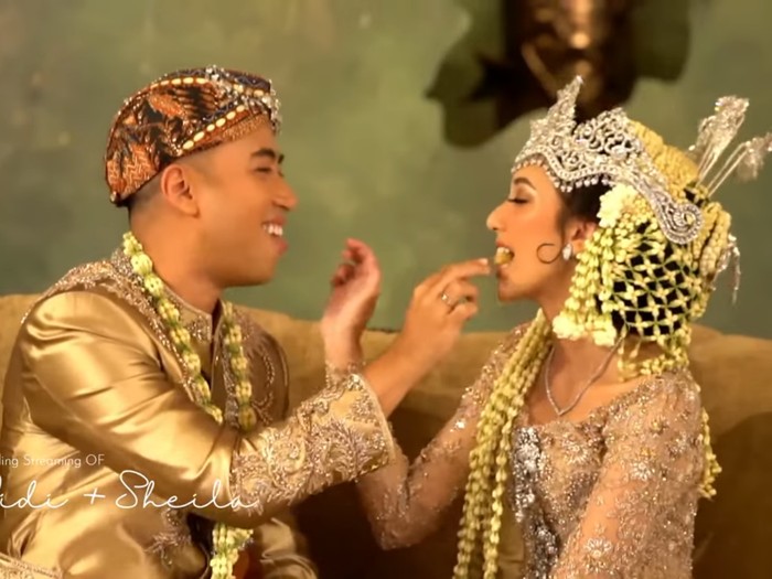 Prosesi pernikahan adat Sunda. Foto: YouTube/Vidi Aldiano, Instagram Prosesi pernikahan adat Sunda. Foto: YouTube/Vidi Aldiano, Instagram