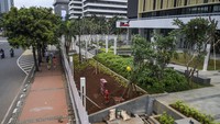 Menteri BUMN Erick Thohir mengatakan renovasi gedung Sarinah ditargetkan selesai pada Maret 2022.