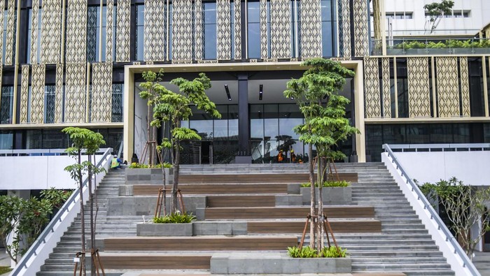 RENOVASI SARINAH JADI PUSAT UMKM NASIONAL RENOVASI SARINAH JADI PUSAT UMKM NASIONAL