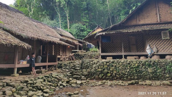 Rumah Adat Suku Baduy Banten