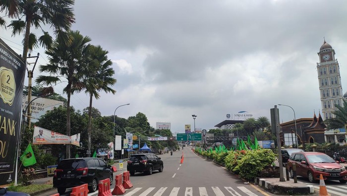 Situasi lalu lintas di Gadog arah Puncak, Bogor.