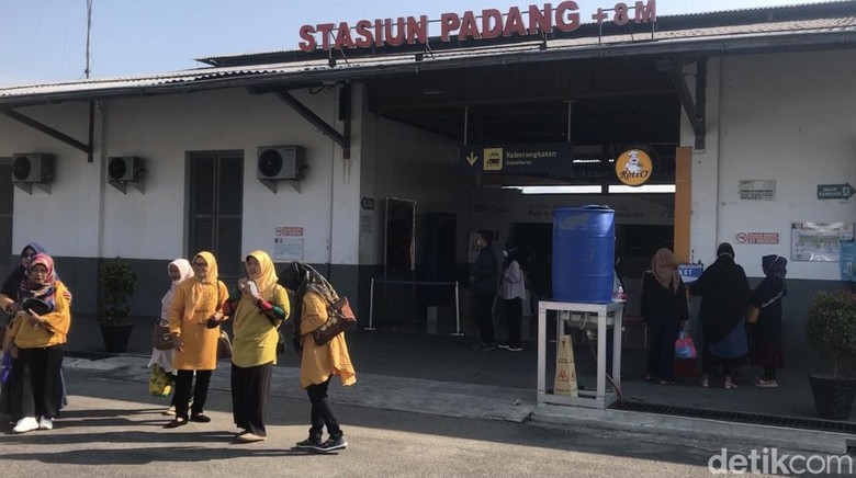 Stasiun Kereta Api Padang