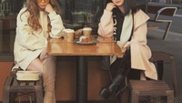 Tak hanya bersama teman saja, Valencia Tanoesoedibjo juga nongkrong bareng teman-temannya. Salah satunya nongkrong di sebuah kafe di Sydney, Australia. Foto: Instagram @valenciatanoe