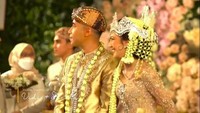 Setelah resmi menikah, Sheila Dara Aisha dan Vidi Aldiano langsung kembali terlihat. Foto: dok. Channel YouTube Vidi Aldiano